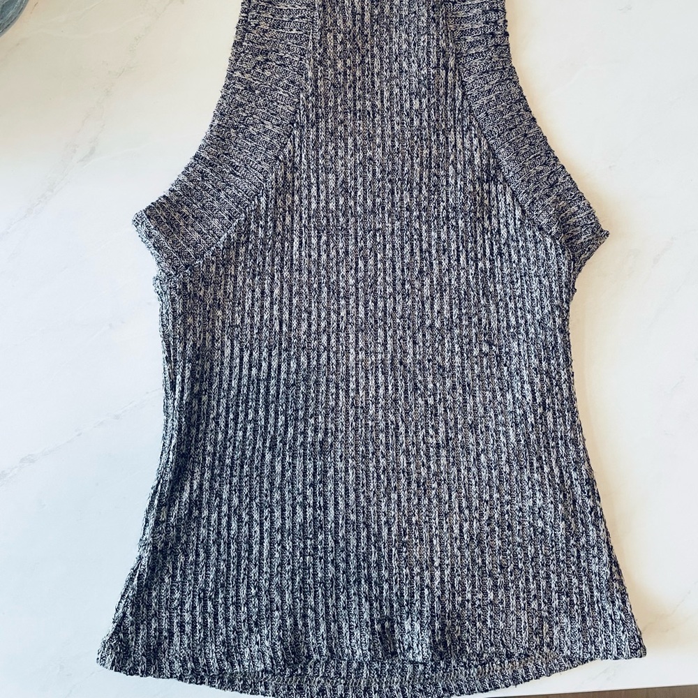 Tank top - Picture 2 of 2